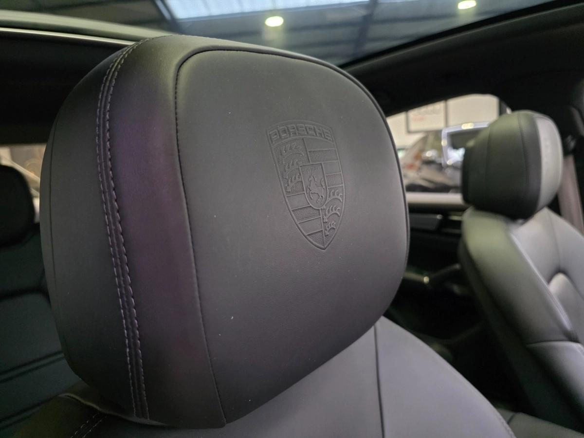 PORSCHE CAYENNE 3.0 V6 462 PLATINIUM EDITION