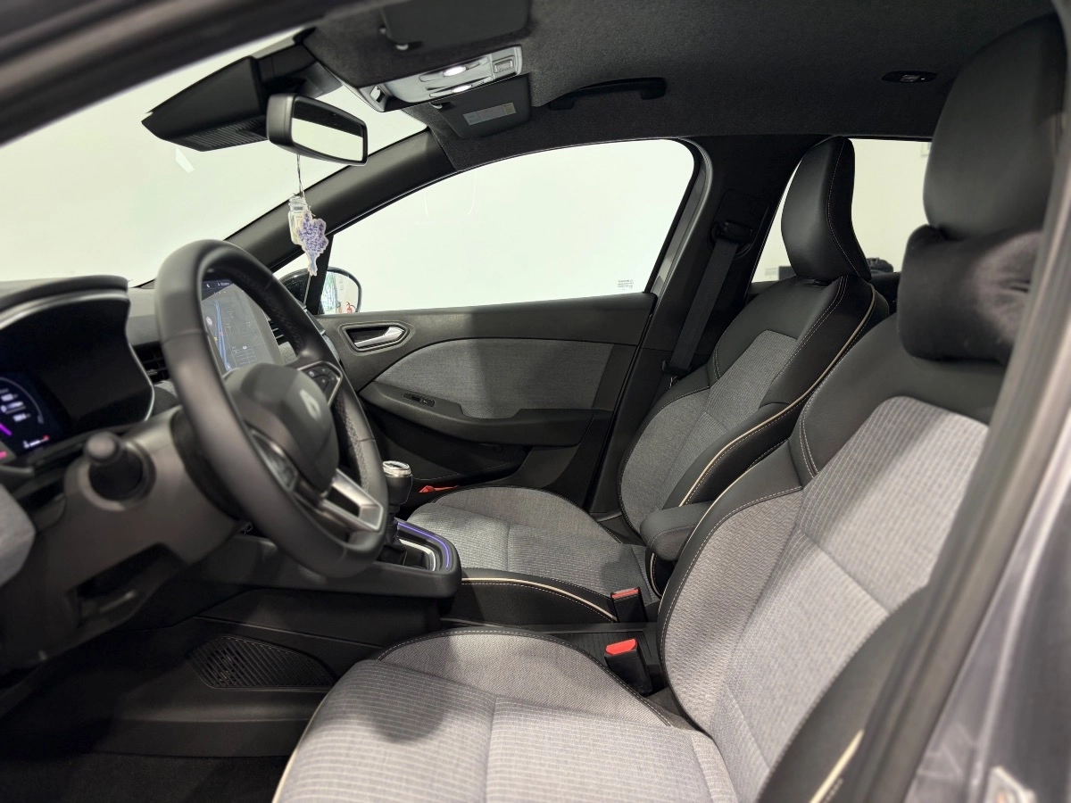 Renault Clio - photo 11