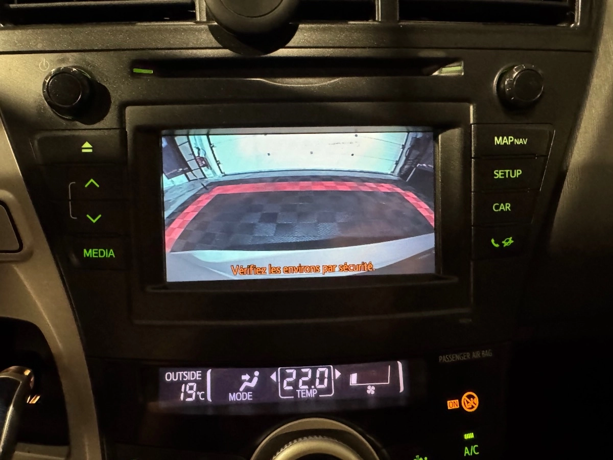 Toyota Prius Plus - photo 16
