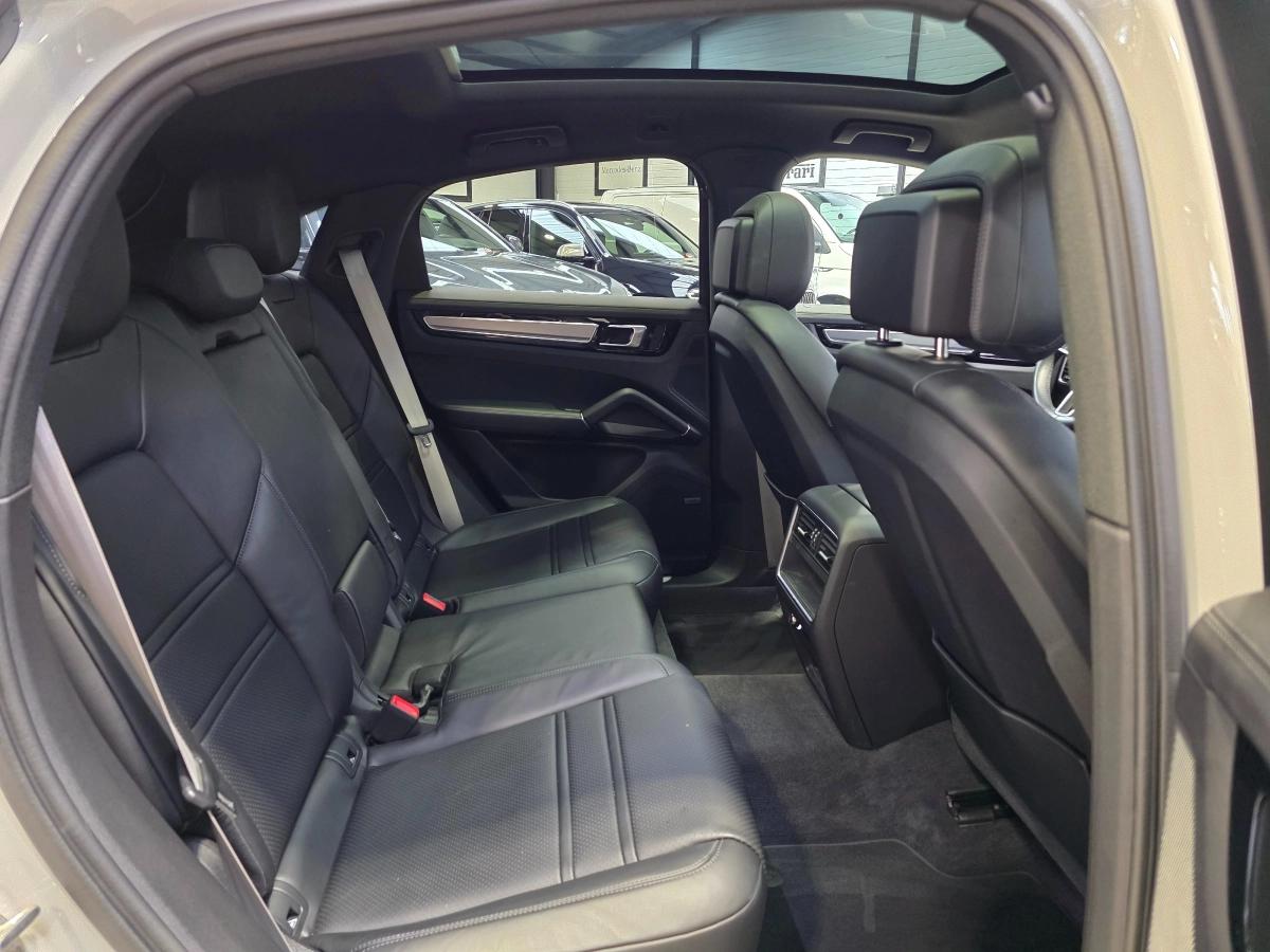 PORSCHE CAYENNE 3.0 V6 462 PLATINIUM EDITION