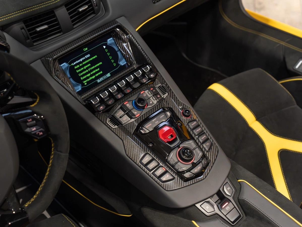 Lamborghini Aventador ROADSTER LP750-4 6.5 770 SVJ 4WD BVA