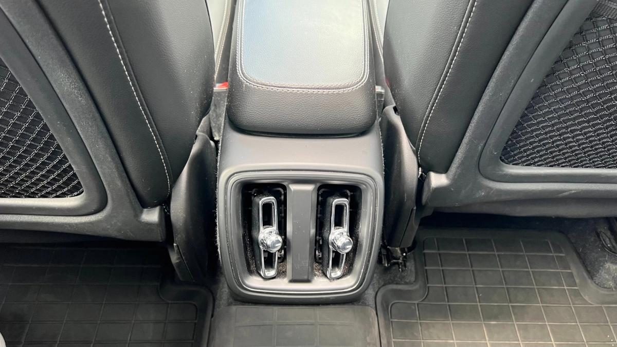 Volvo Xc40 2.0 D4 190 MOMENTUM AWD GEARTRONIC BVA