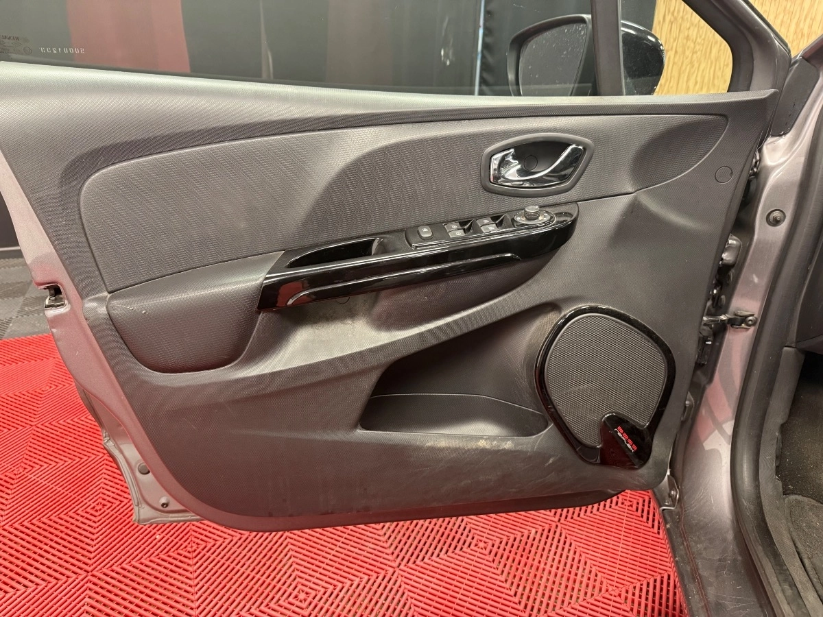 Renault Clio - photo 13