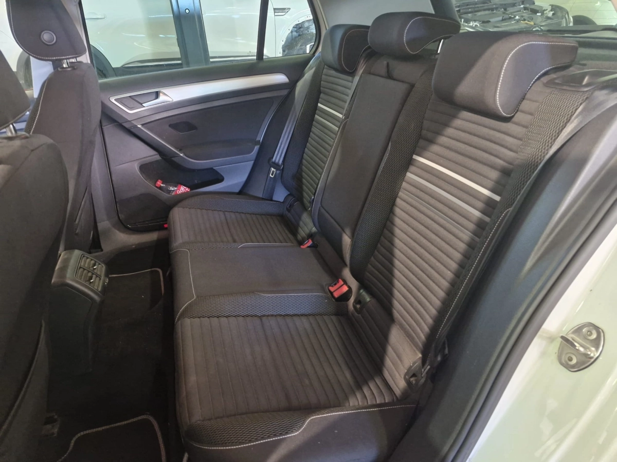 Volkswagen Golf - photo 25