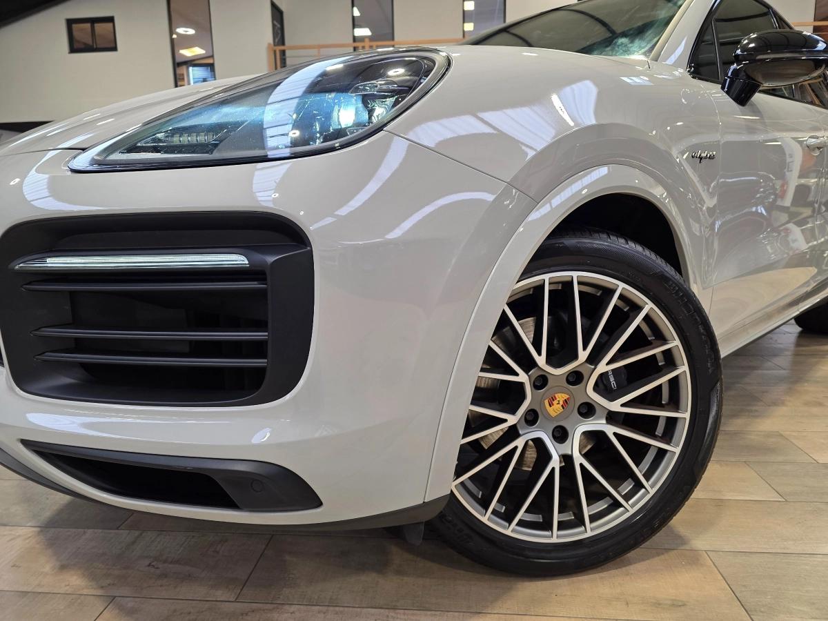 PORSCHE CAYENNE 3.0 V6 462 PLATINIUM EDITION