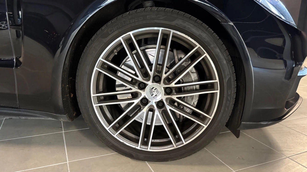 Porsche Panamera - photo 13