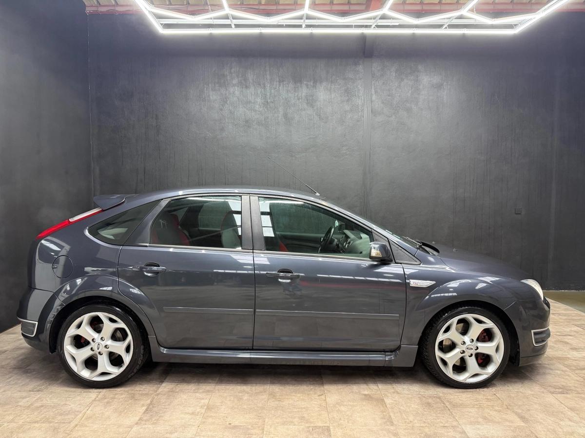 Ford Focus 2.5 T 225 ST