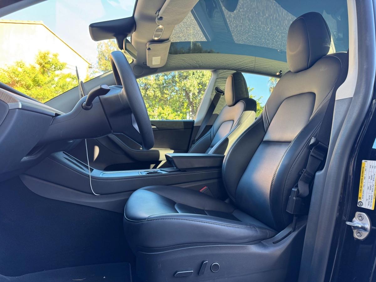 Aperçu indisponible de Tesla Model-y