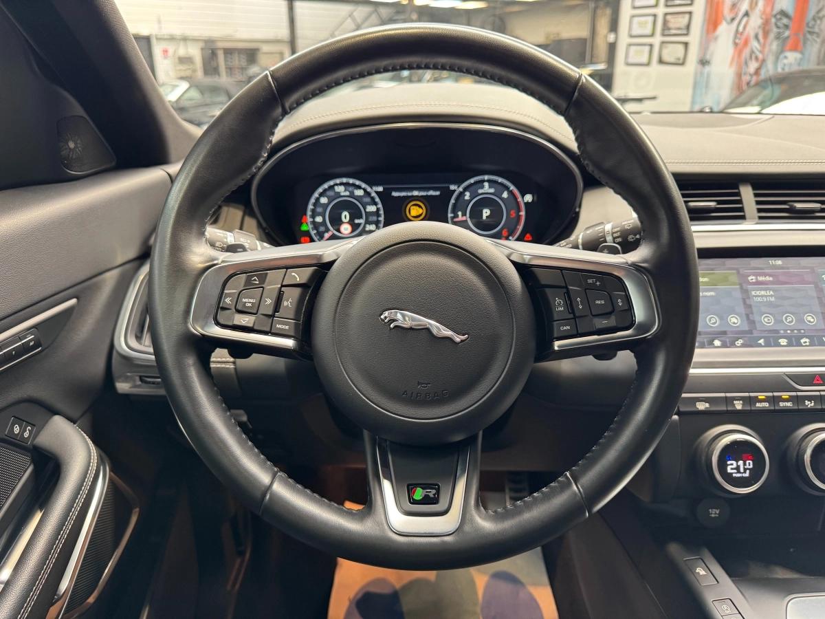 Jaguar E-pace 2.0 D240 240 R-DYNAMIC SE AWD BVA / TOIT PANO / MERIDIAN / SIEGES ELEC CHAUFFANTS