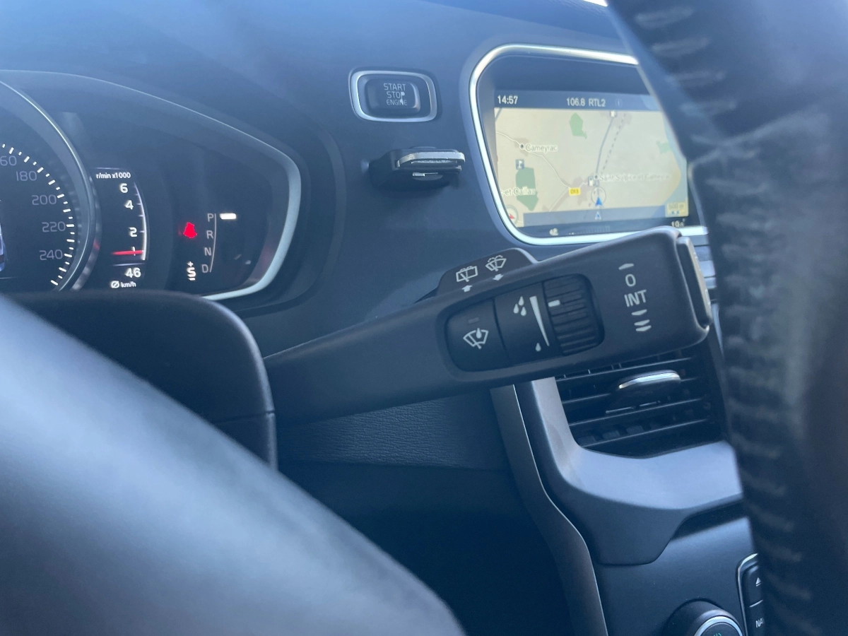 Volvo V40 - photo 19