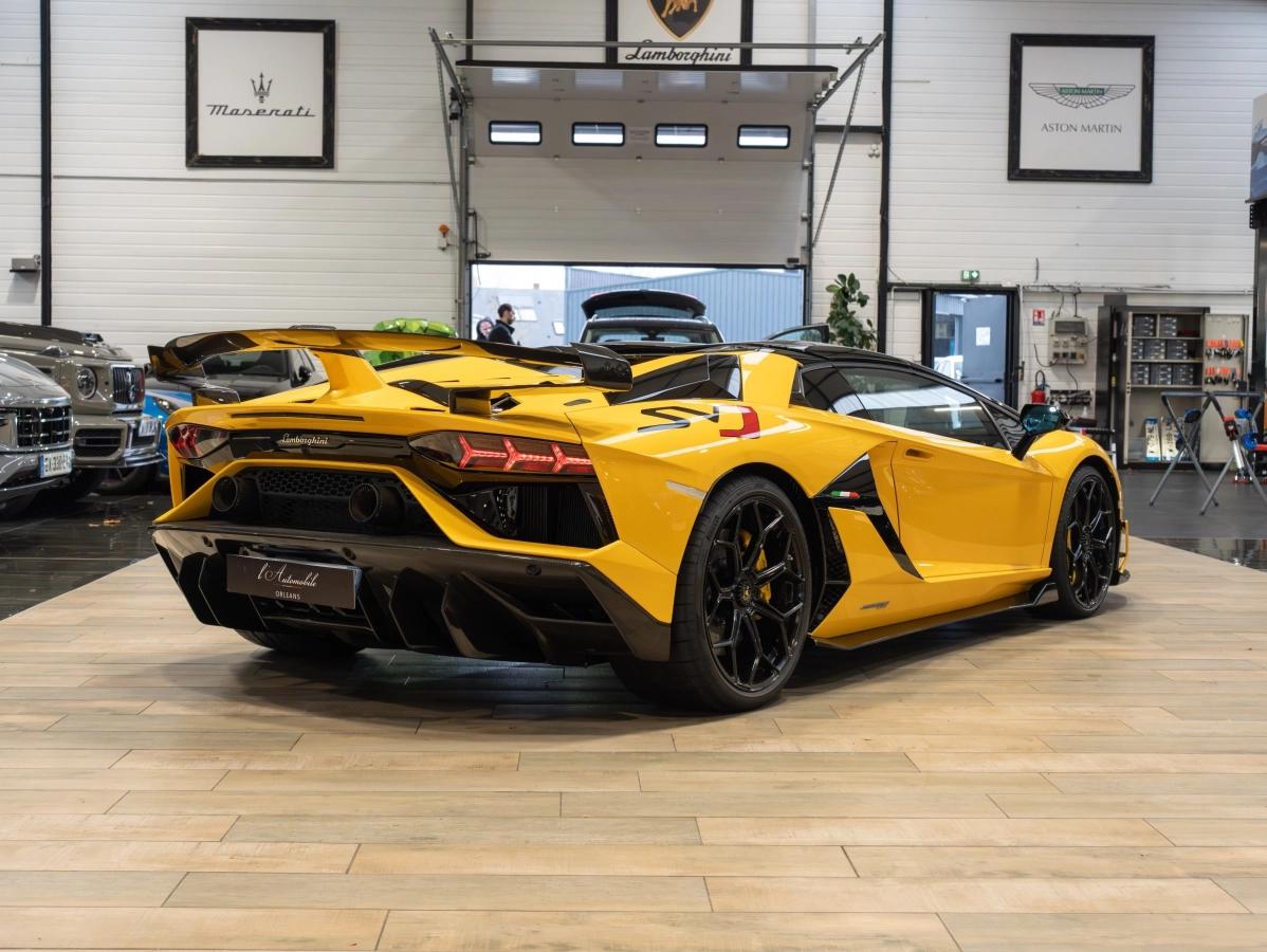 Lamborghini Aventador ROADSTER LP750-4 6.5 770 SVJ 4WD BVA
