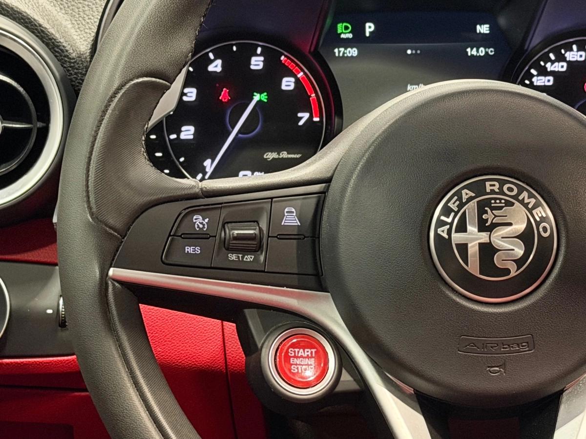 Alfa Romeo Giulia 2.0 TB 280 VELOCE Q4 BVA