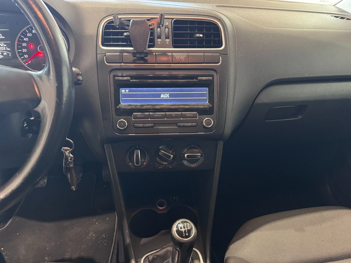 Volkswagen Polo - photo 12
