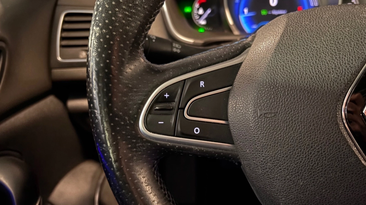 Renault Megane - photo 22