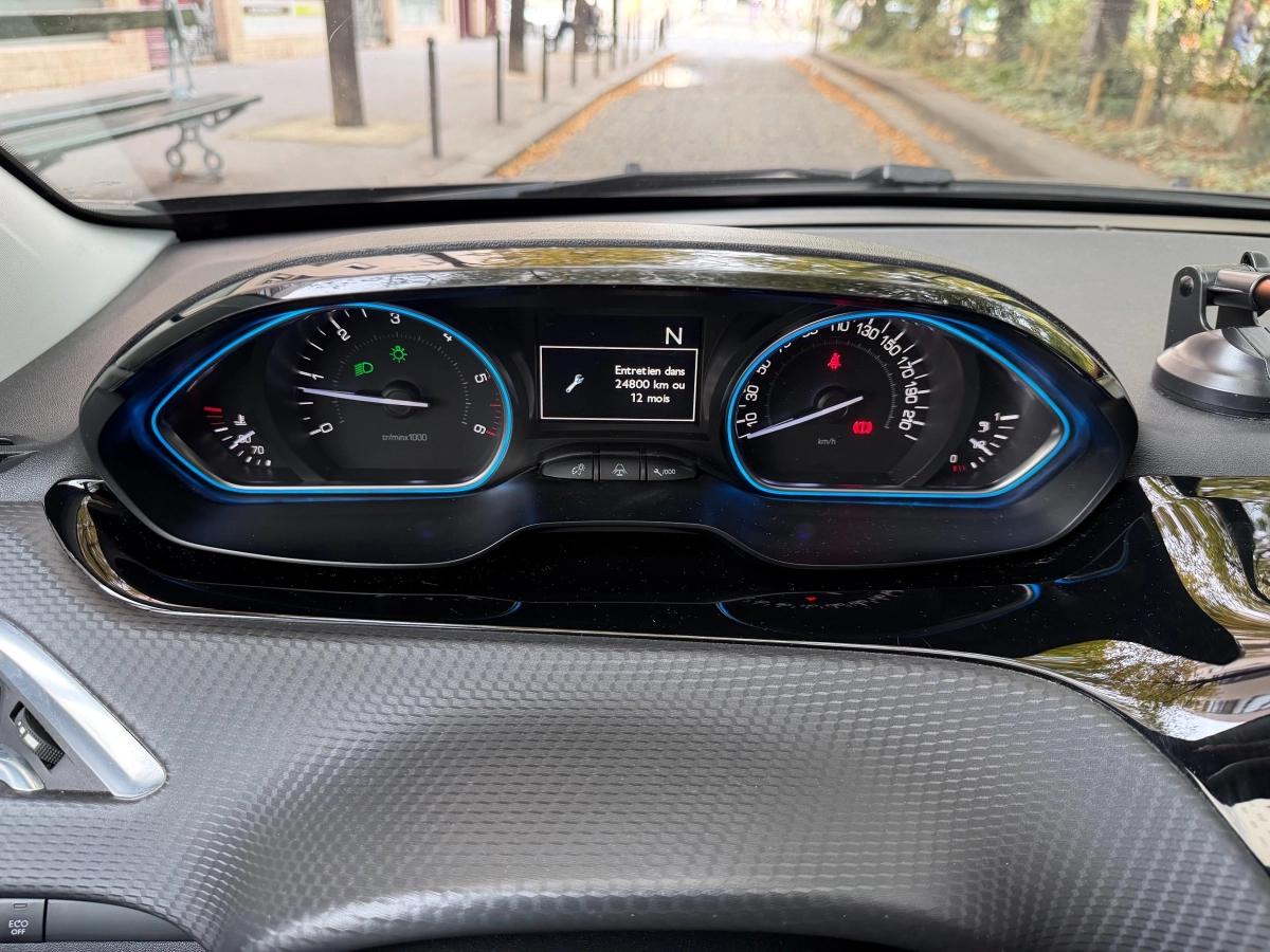 Peugeot 2008 GENERATION-I 1.6 BLUEHDI 100 ALLURE