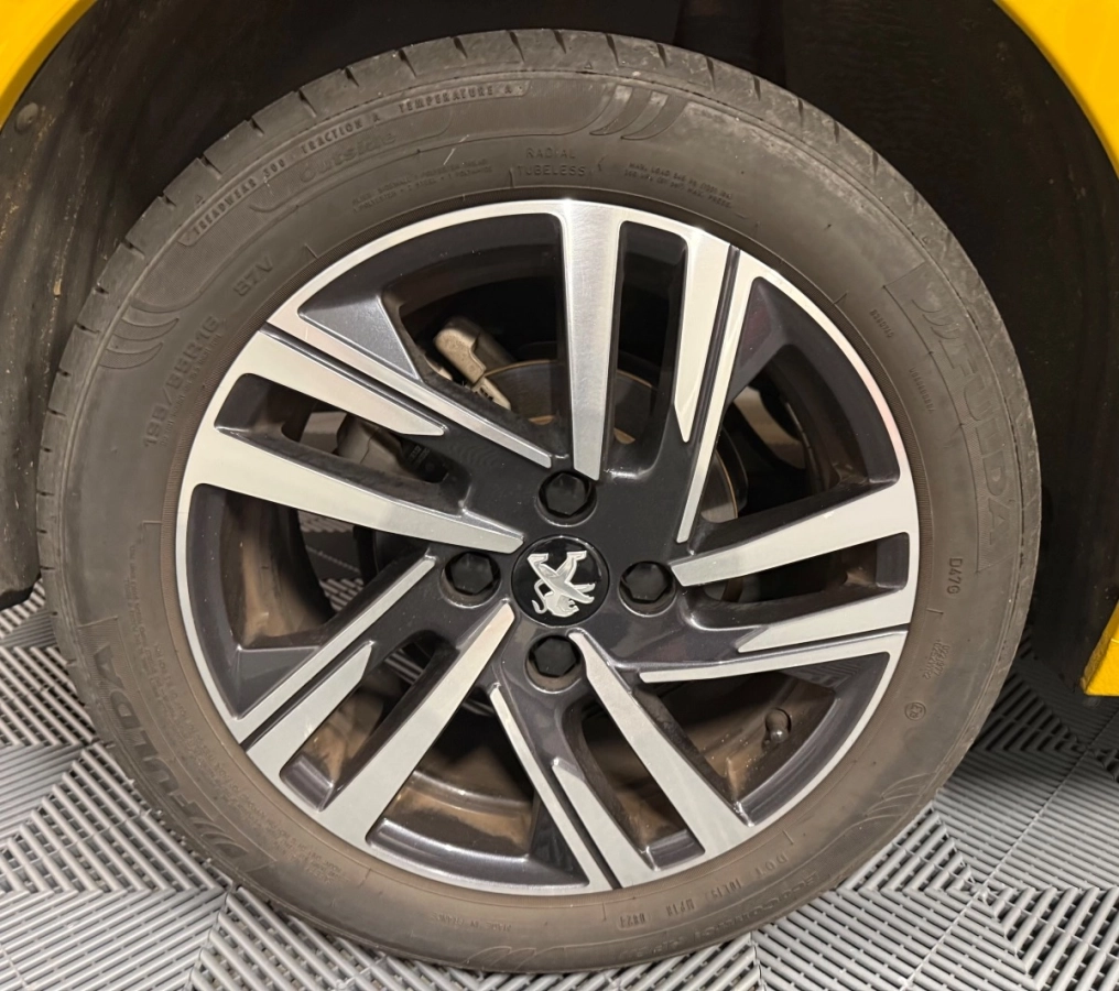 Peugeot 208 - photo 23