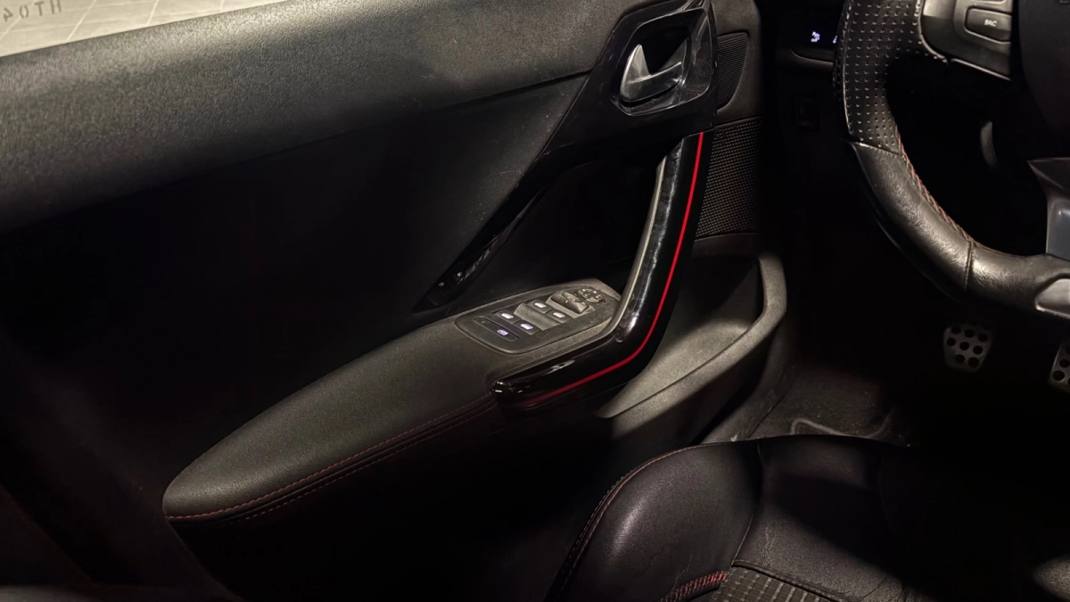 Peugeot 208 - photo 28