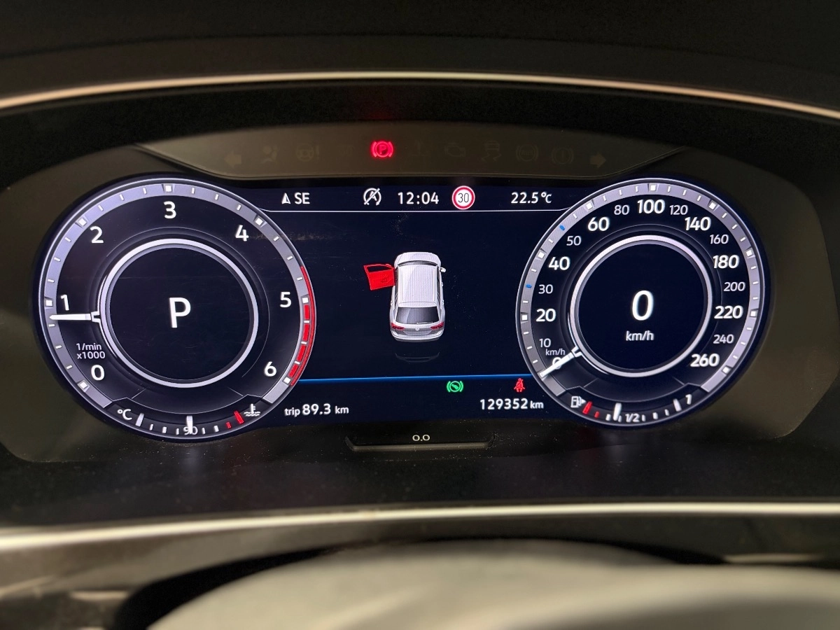 Volkswagen Tiguan - photo 24
