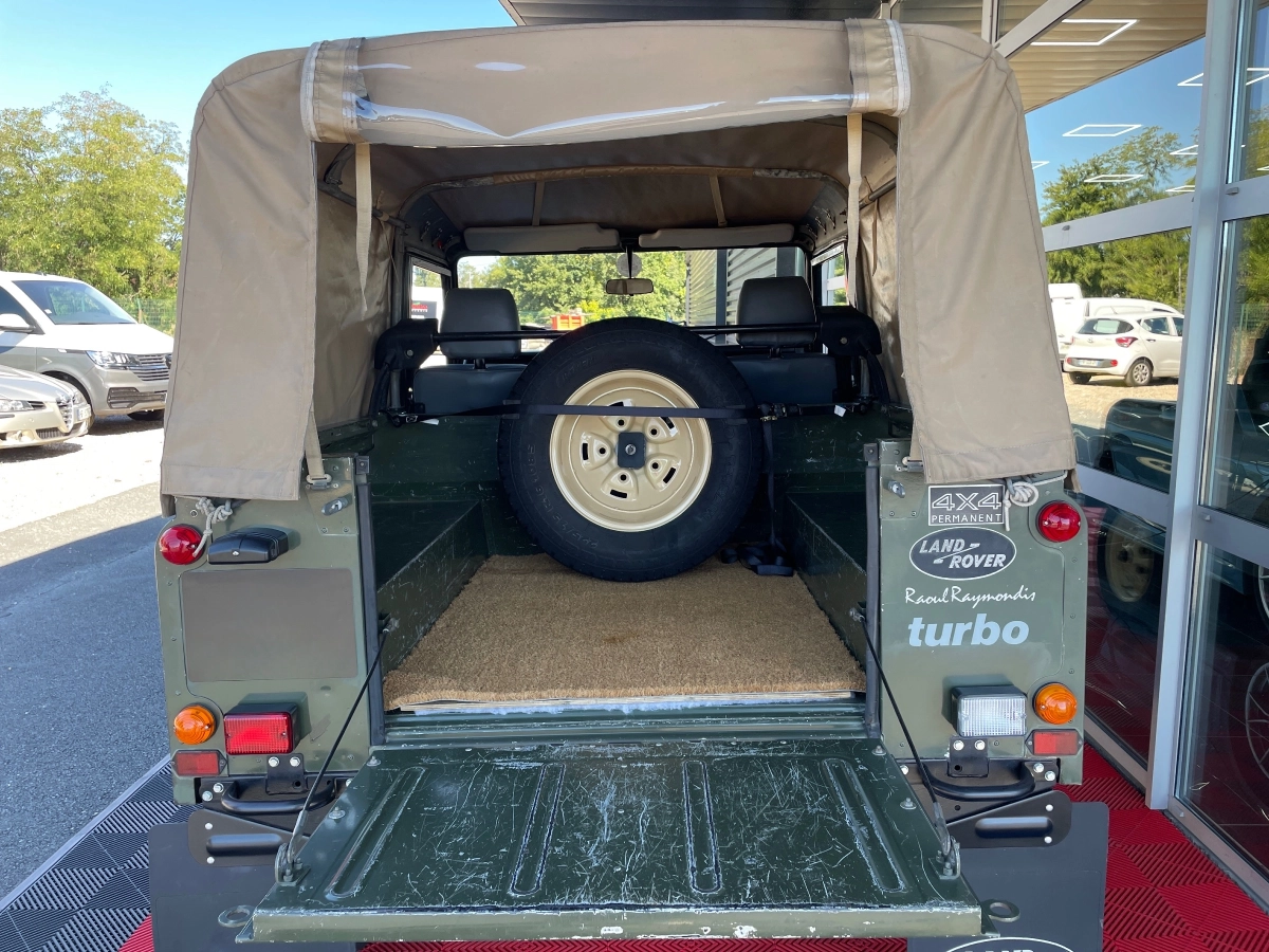 Land Rover Defender - photo 15