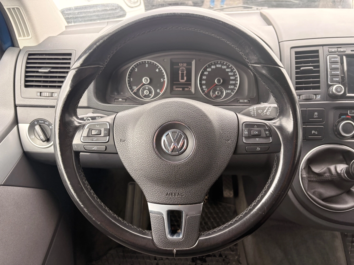 Volkswagen Multivan - photo 8