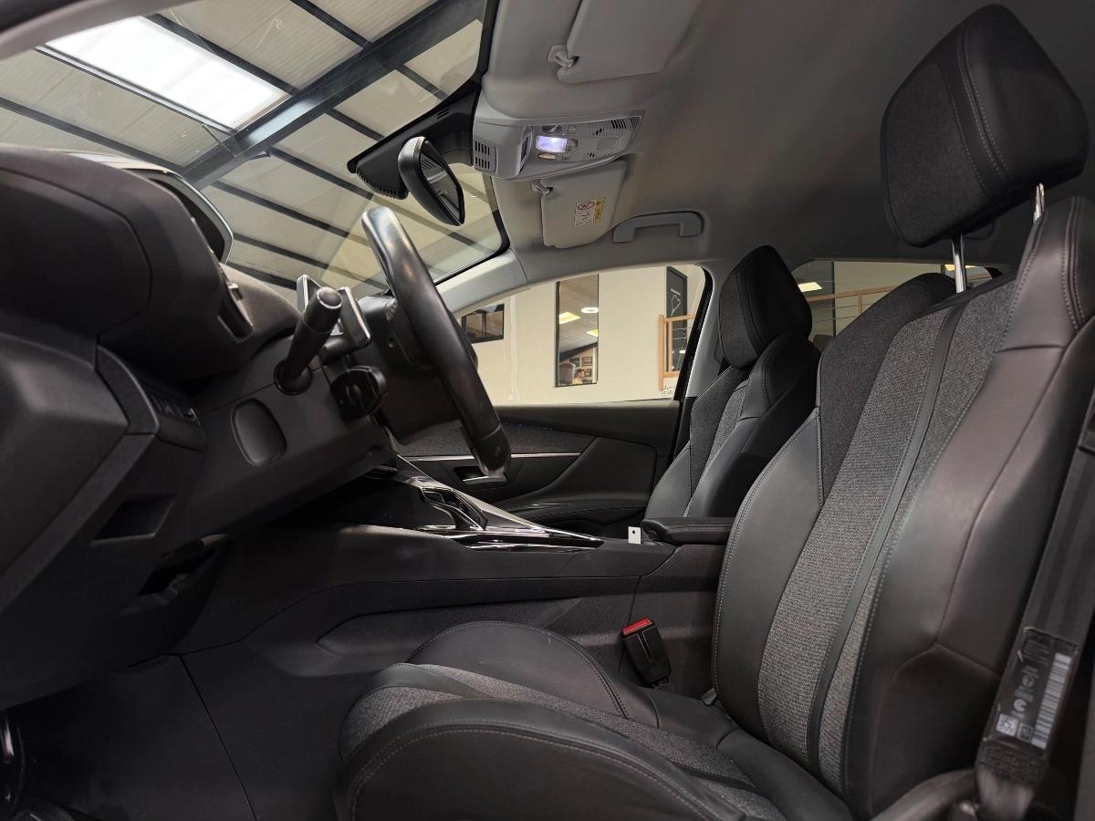 PEUGEOT 3008 (II) 1.2  EAT8 S&S 130CH - 1ERE MAIN - ENTRETIENS CONSTRUCTEUR