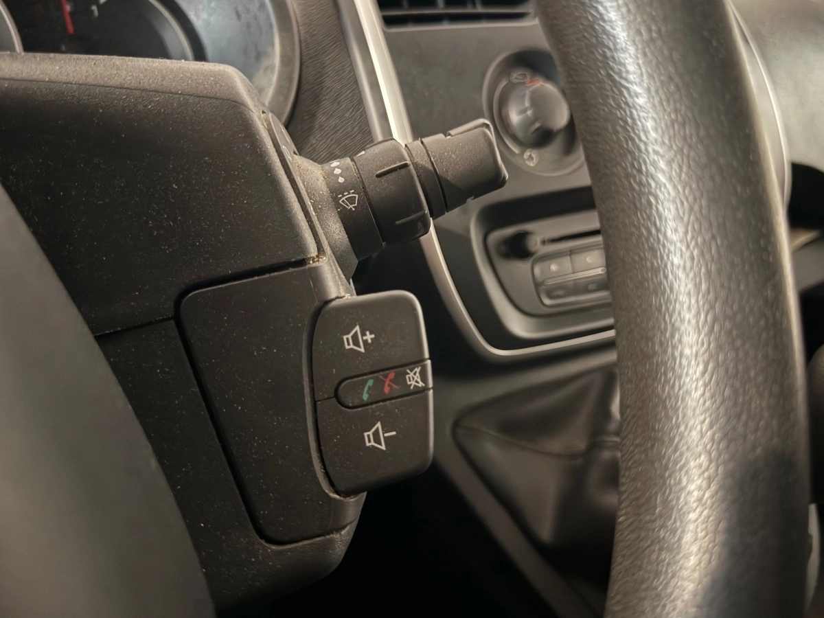 Renault Kangoo Express - photo 18