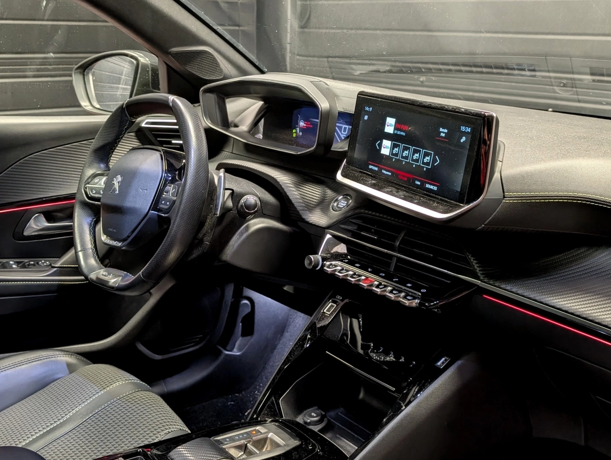 Peugeot 208 - photo 5