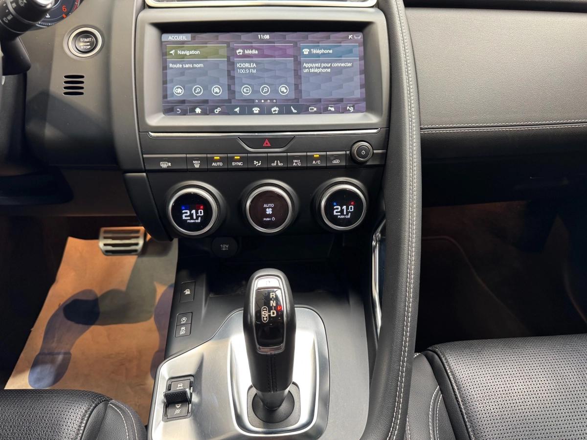 Jaguar E-pace 2.0 D240 240 R-DYNAMIC SE AWD BVA / TOIT PANO / MERIDIAN / SIEGES ELEC CHAUFFANTS