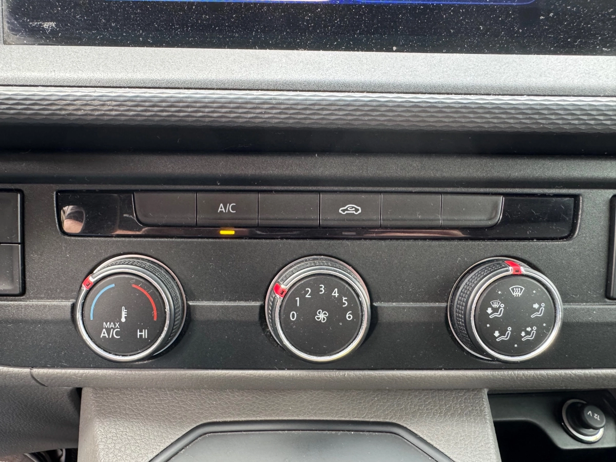 Volkswagen Transporter Vu - photo 27