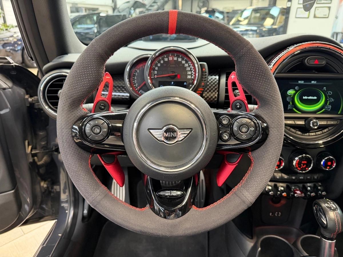 Mini Mini III (F56) 2.0 231 JCW BVA6 3P