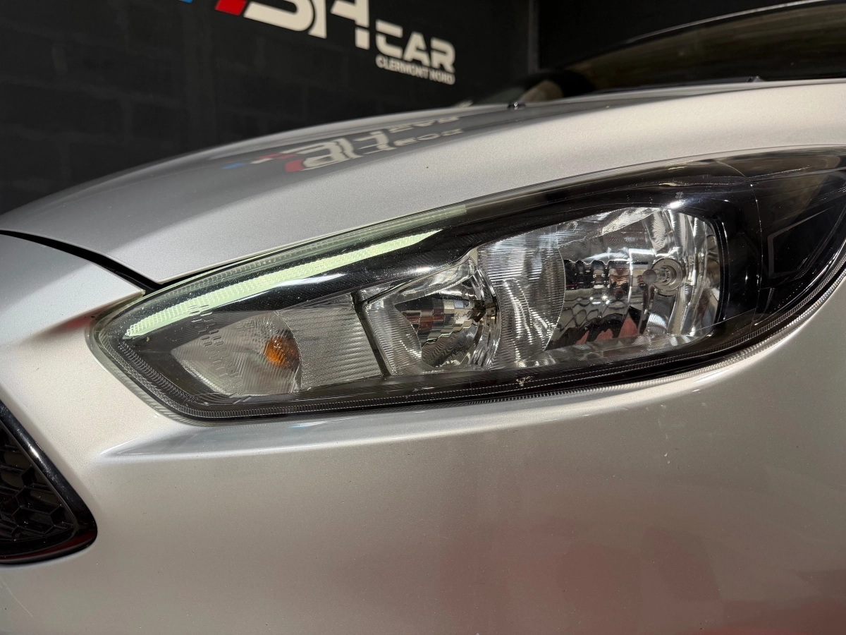 Ford Focus - photo 6