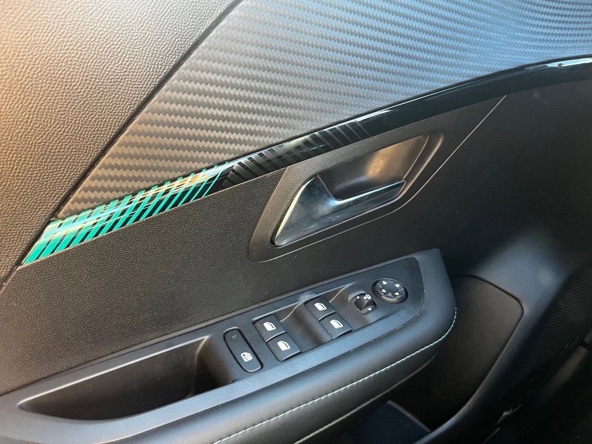 Peugeot 208 - photo 12