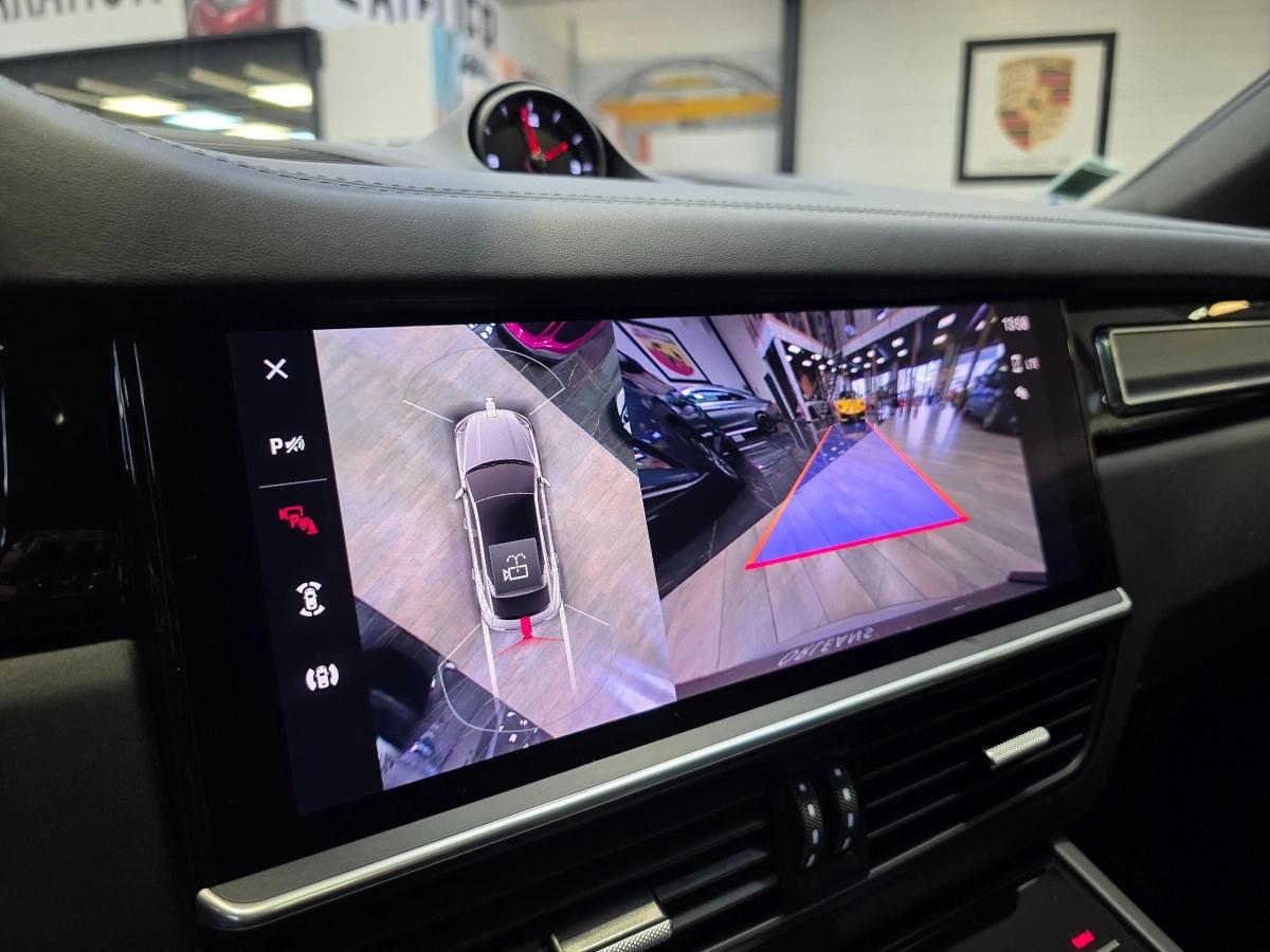 PORSCHE CAYENNE 3.0 V6 462 PLATINIUM EDITION