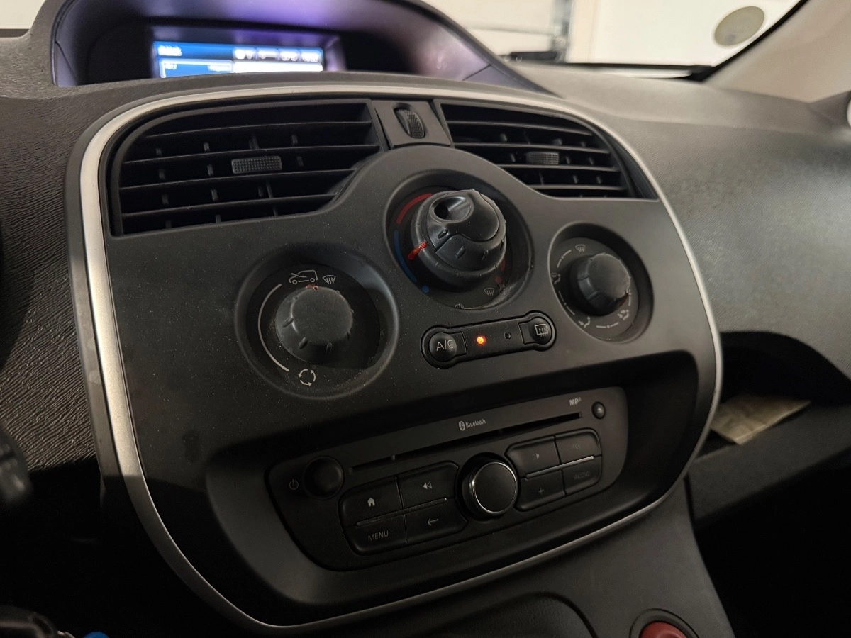Renault Kangoo Express - photo 21