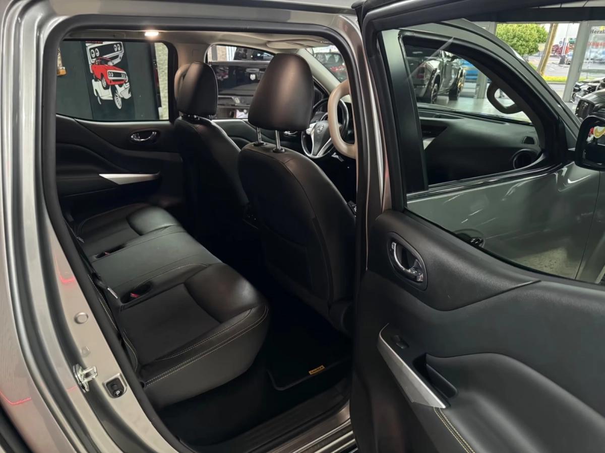 Nissan Navara OFFROADER DOUBLE CAB 2.3 DCI 190 PLUS TEKNA PLUS 4WD BVA
