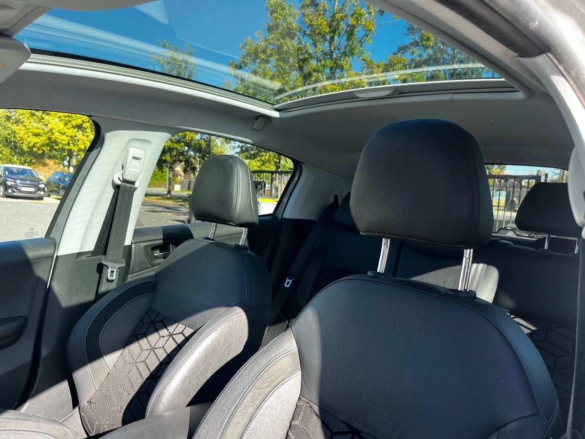 Peugeot 208 - photo 21