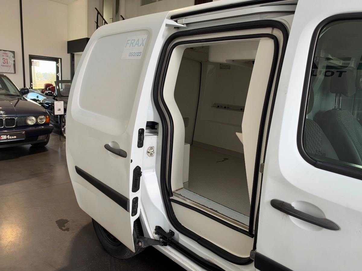 Renault Kangoo Express - photo 10