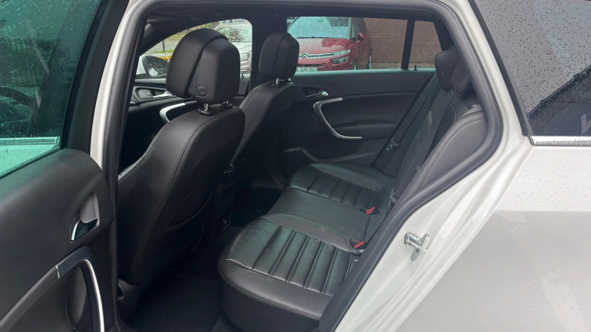 Opel Insignia - photo 12