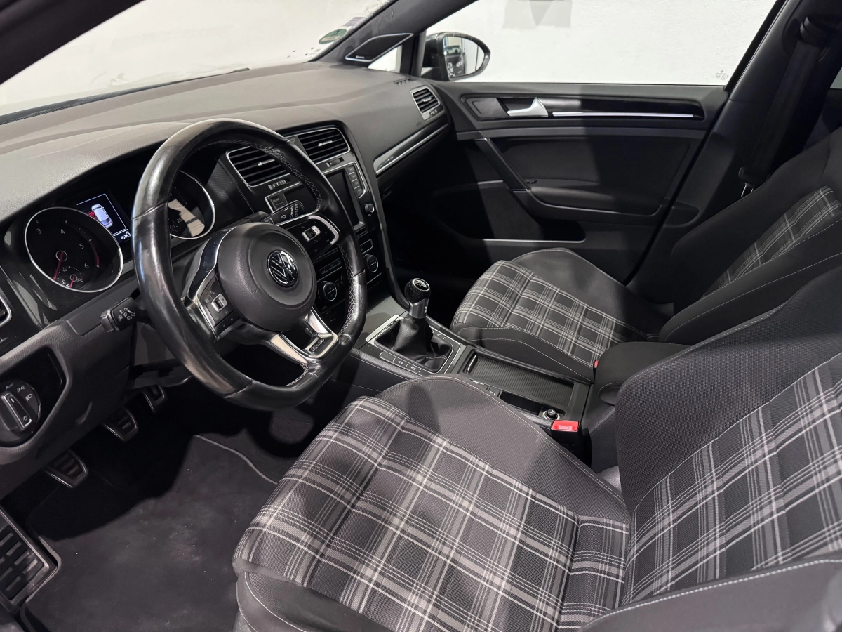 Volkswagen Golf - photo 9