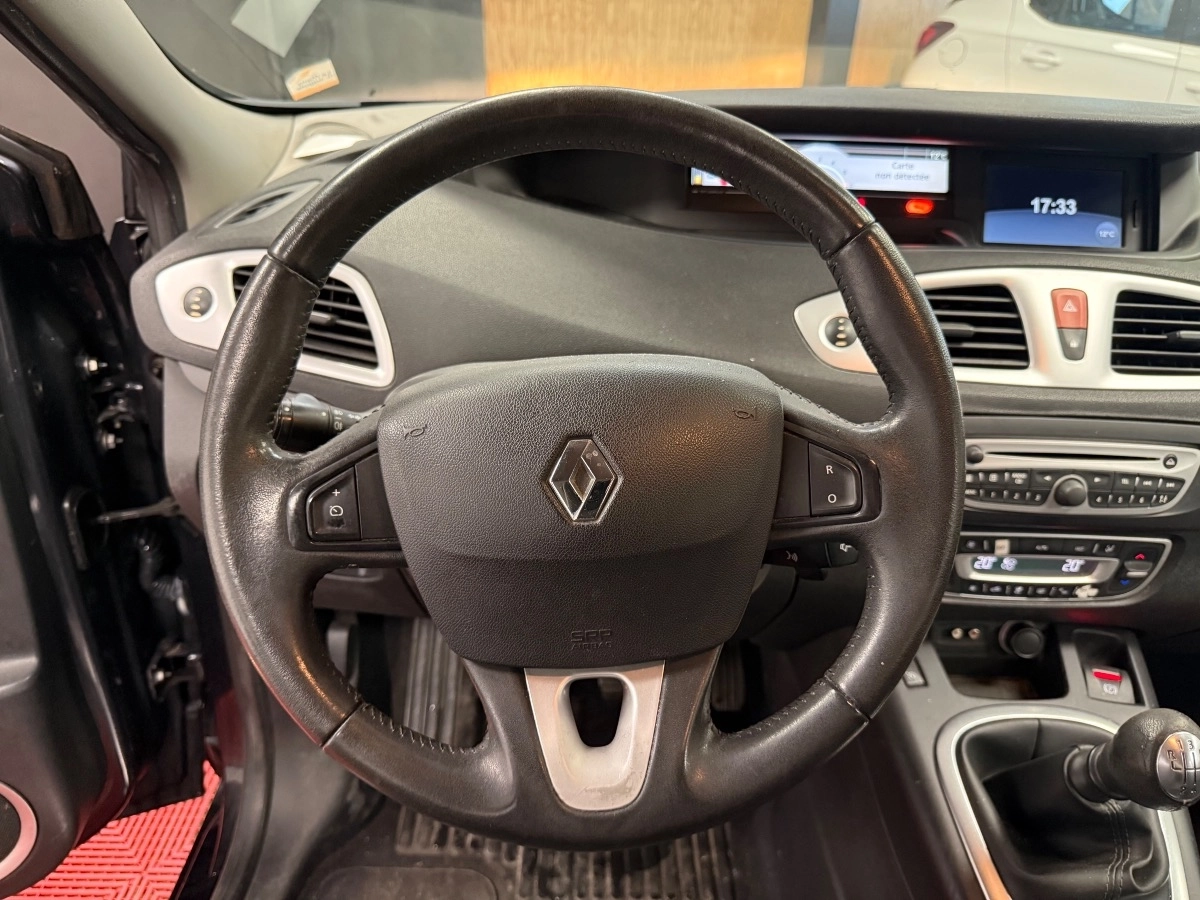 Renault Scenic - photo 13