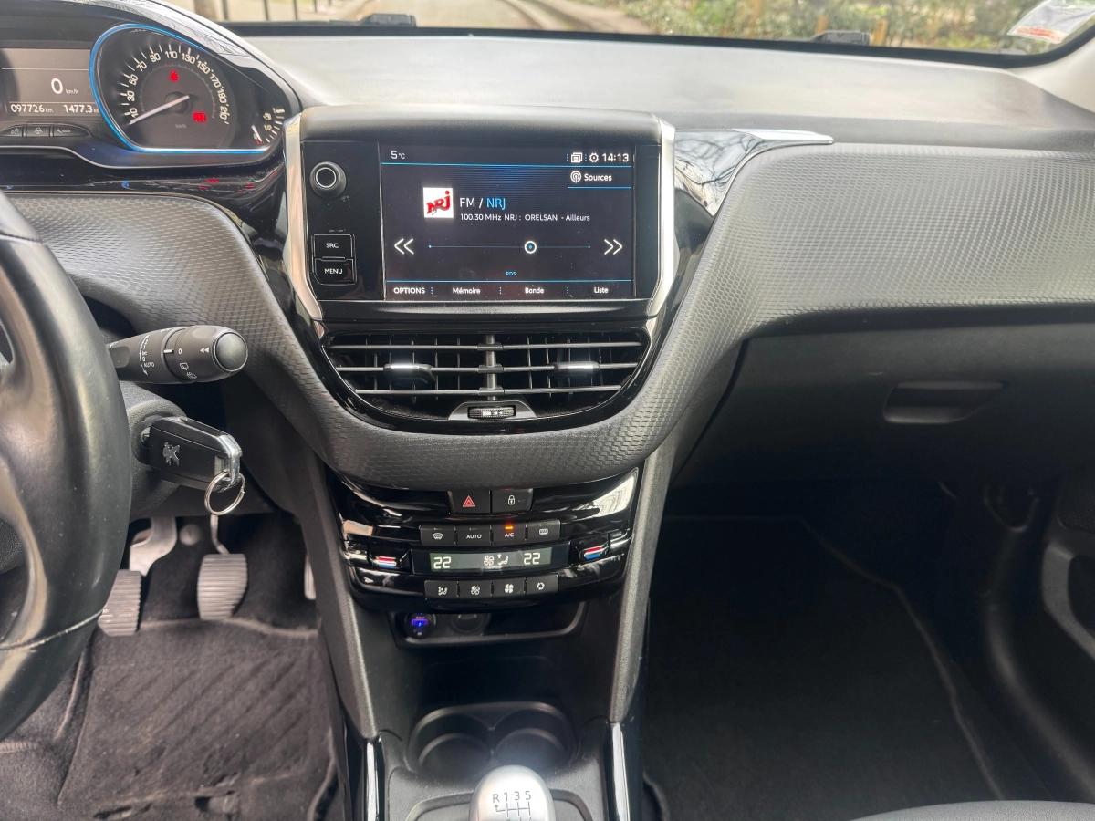 Peugeot 2008 GENERATION-I 1.2 PURETECH 110 ALLURE START-STOP