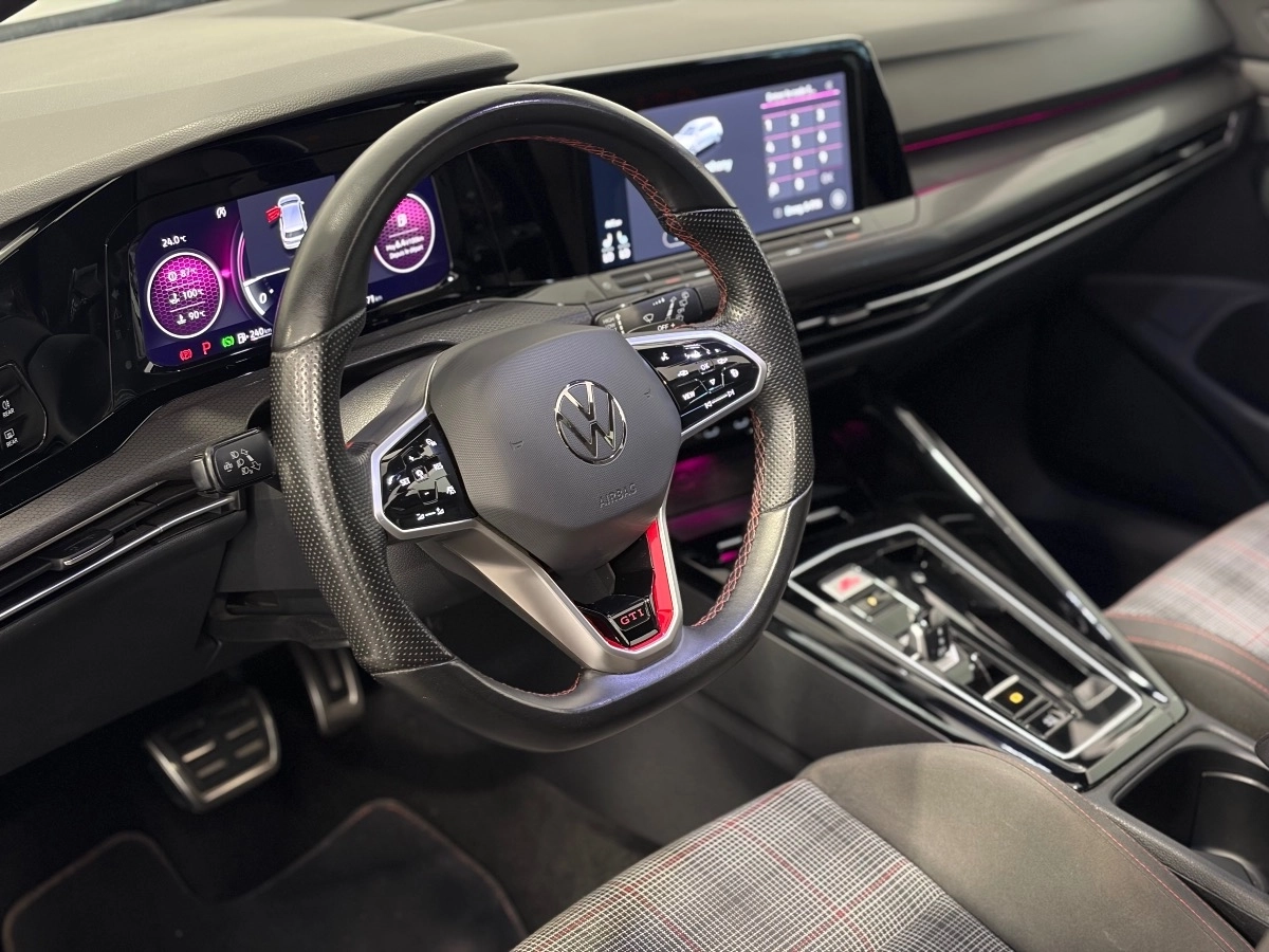 Volkswagen Golf - photo 11
