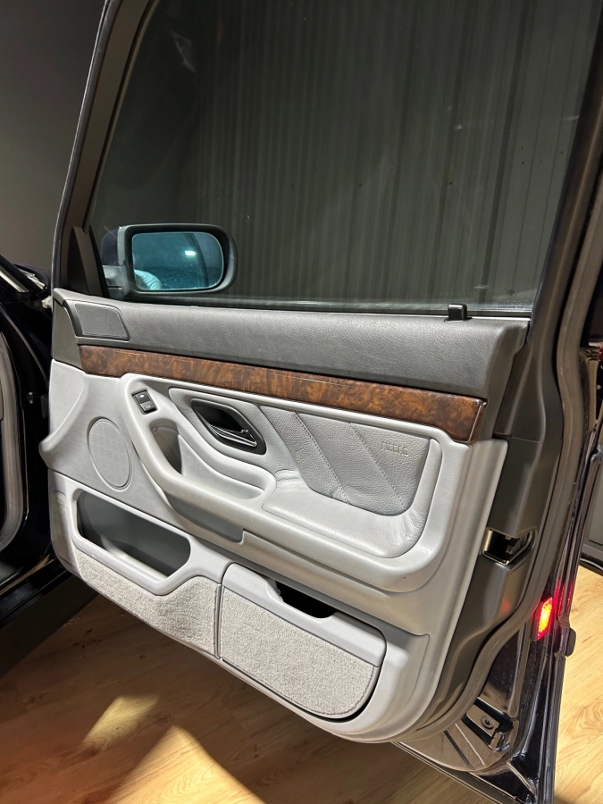Bmw Serie 7 - photo 19