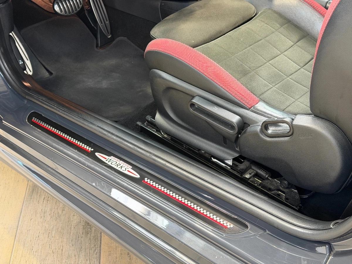 Mini Mini III (F56) 2.0 231 JCW BVA6 3P