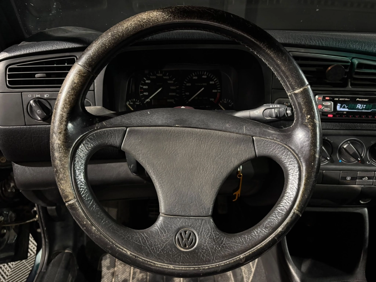 Volkswagen Golf - photo 17