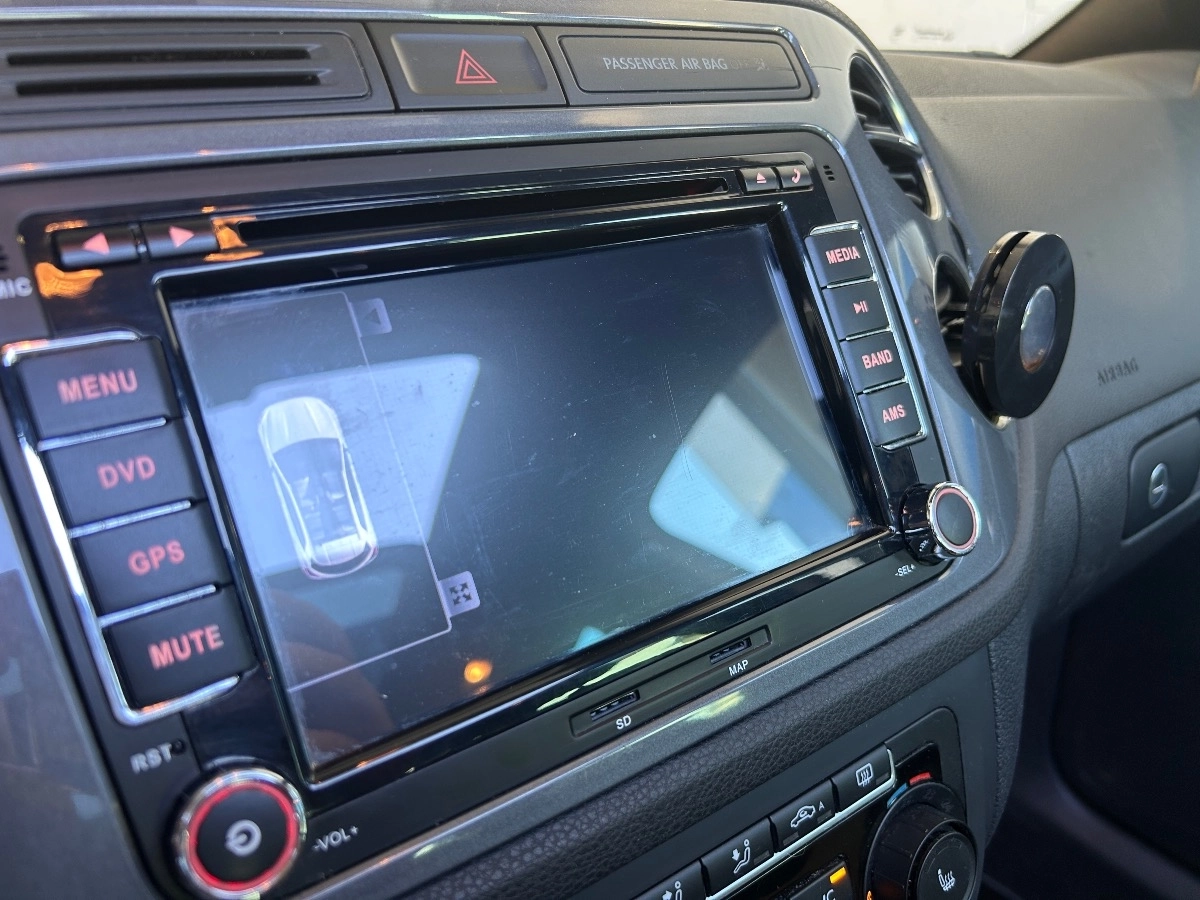 Volkswagen Tiguan - photo 17