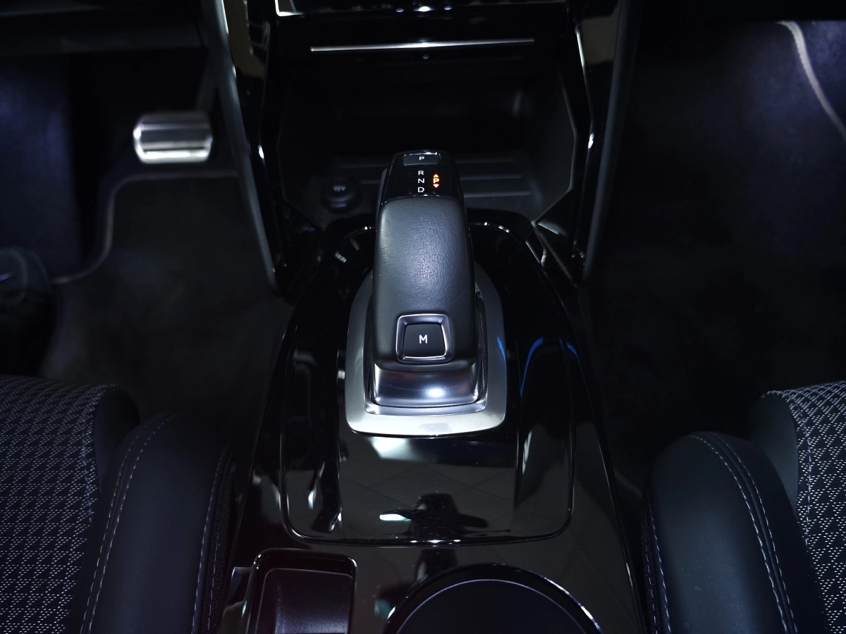 Peugeot 208 - photo 15