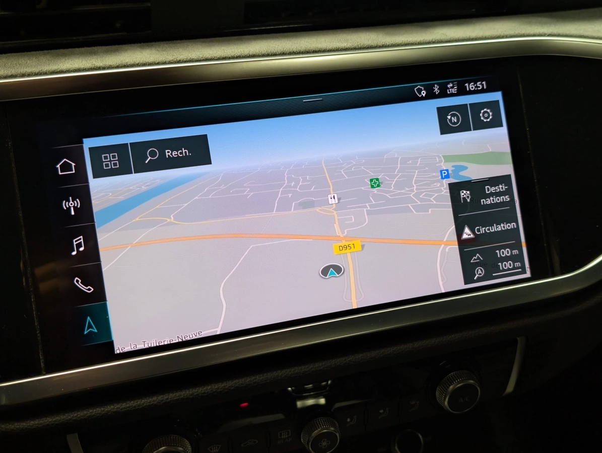 Audi Q3 - photo 20