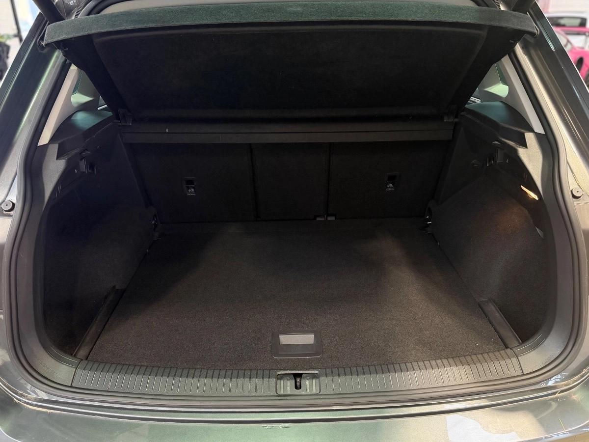 VOLKSWAGEN TIGUAN 2.0L TDi DSG7 150CH - FINITION CARAT EXCLUSIVE - TOIT OUVRANT/CAMERA/SIEGE ELEC