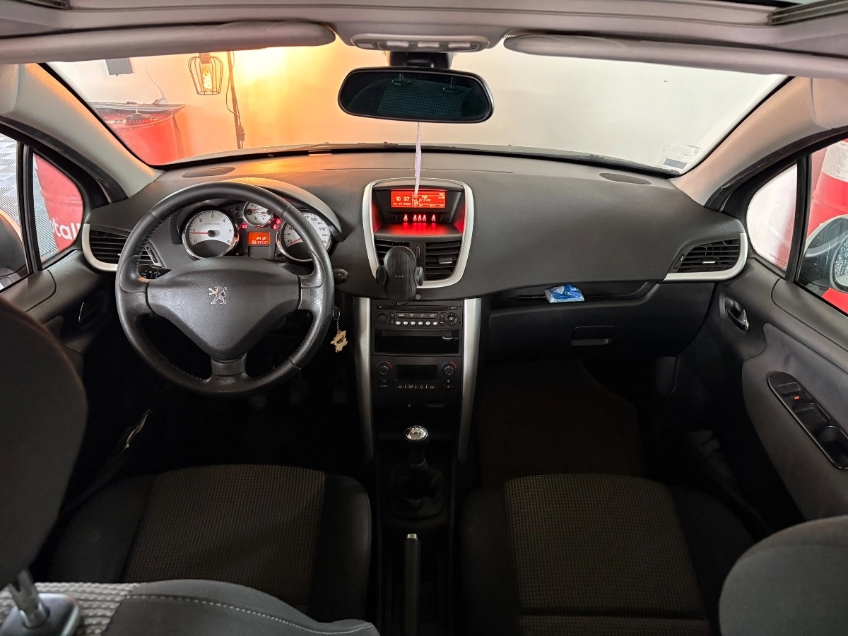 Peugeot 207 - photo 10